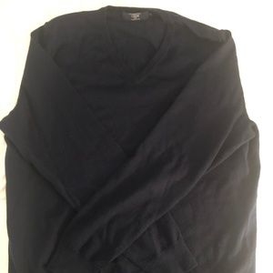 Men’s navy v-neck sweater